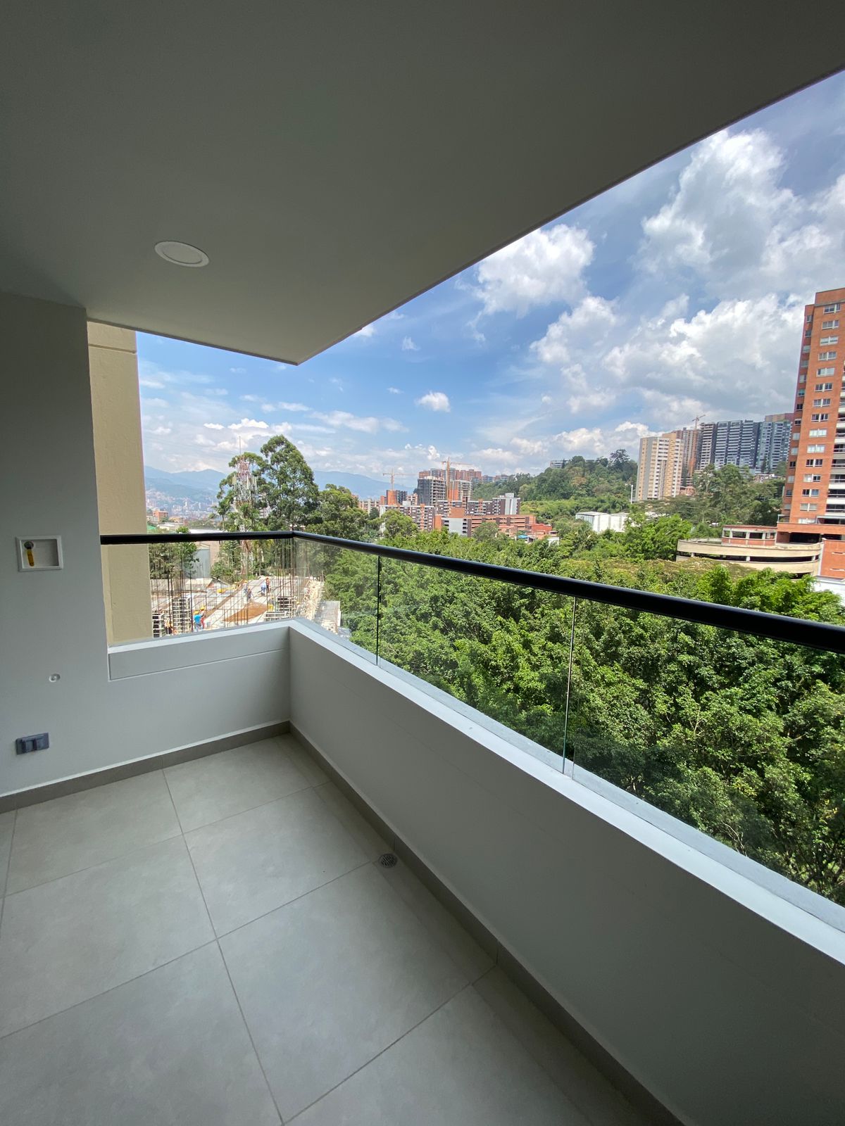 ALQUILO LOCAL BARRIO EL CARRETERO, SECTOR OR, BELLO