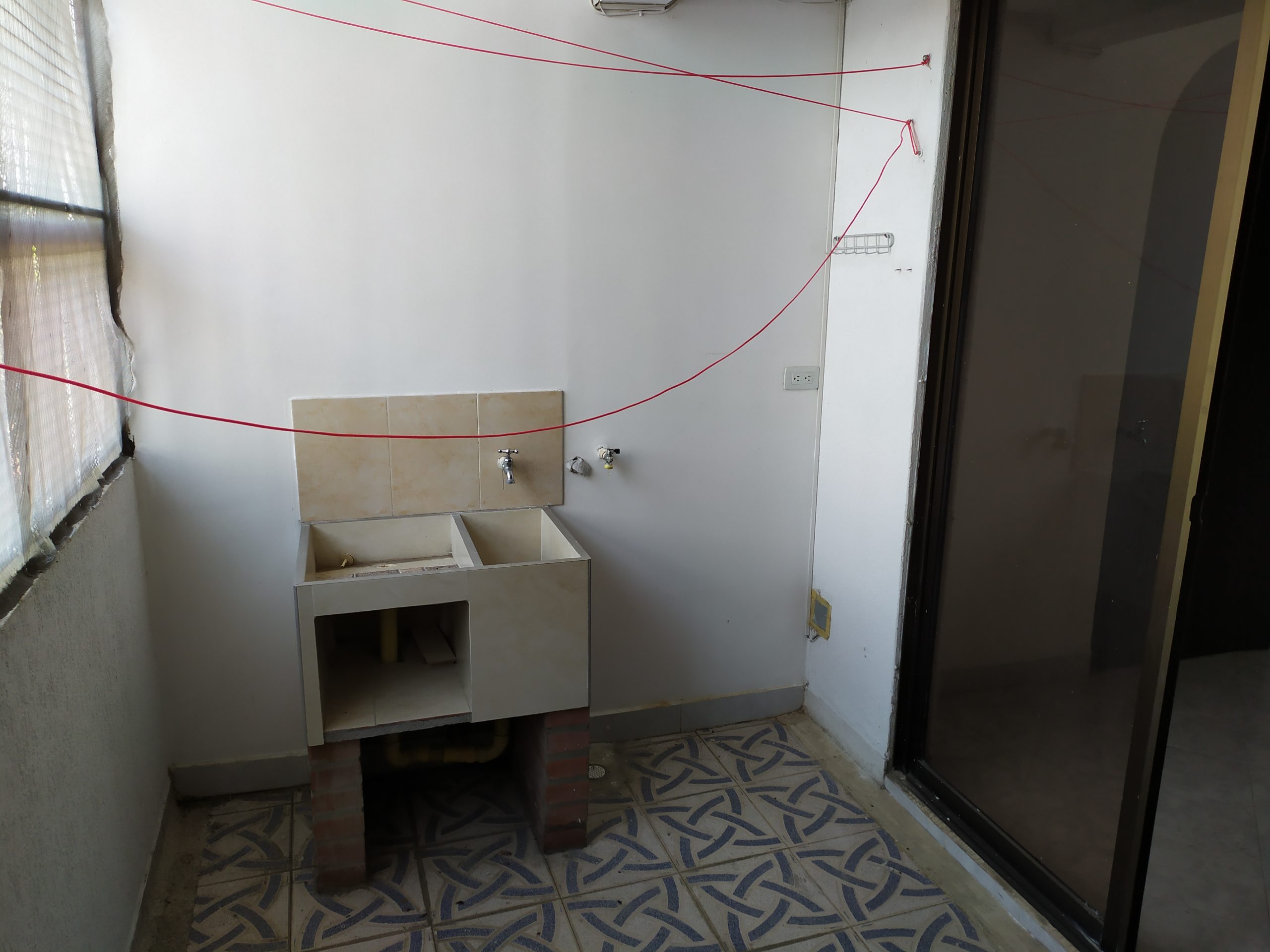 EDIFICIO GUAYACAN APTO 601 B