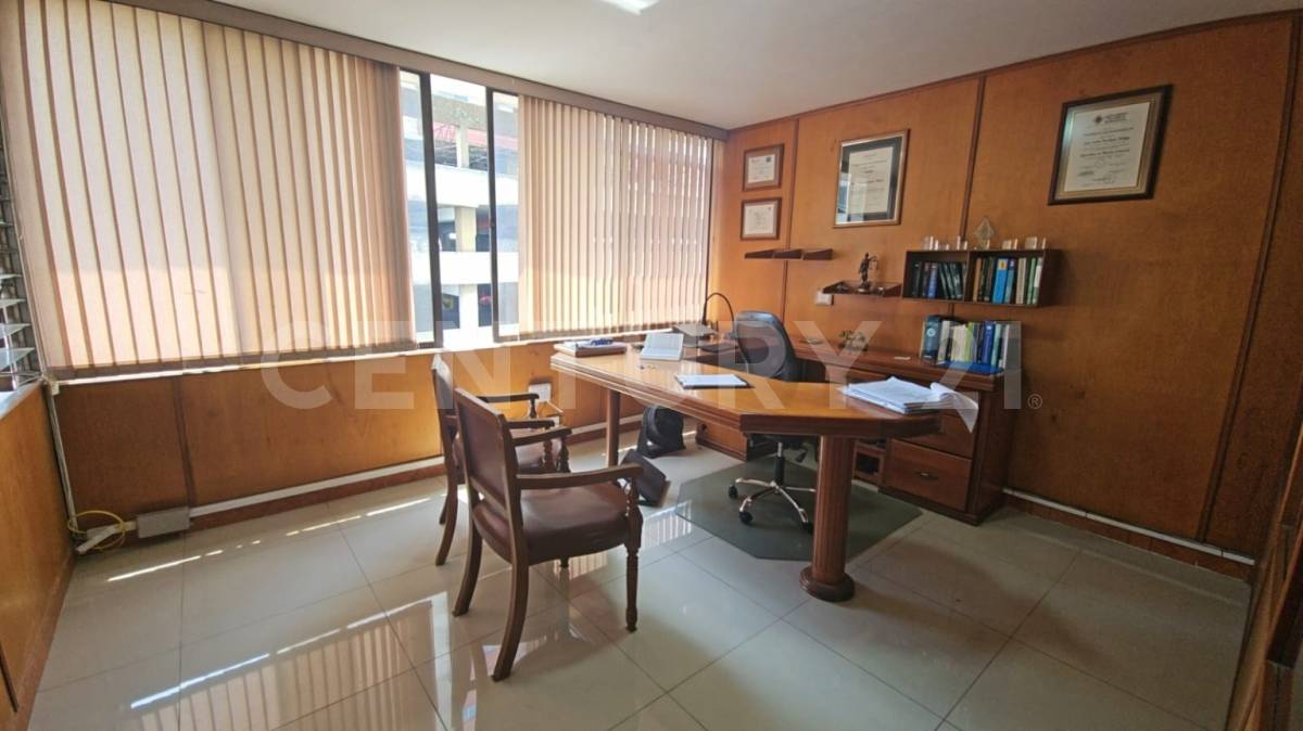 Se alquila Local en centro comercial Plaza Pance