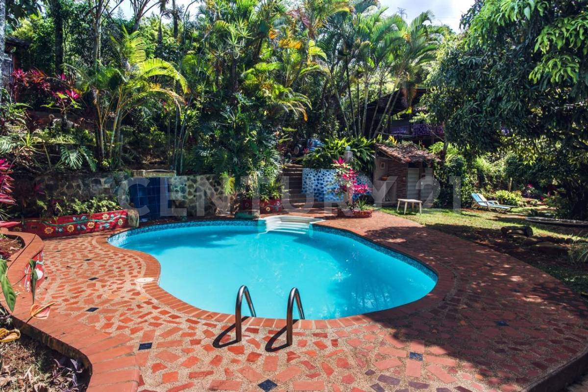 Se alquila oficina en centro comercial Unicentro