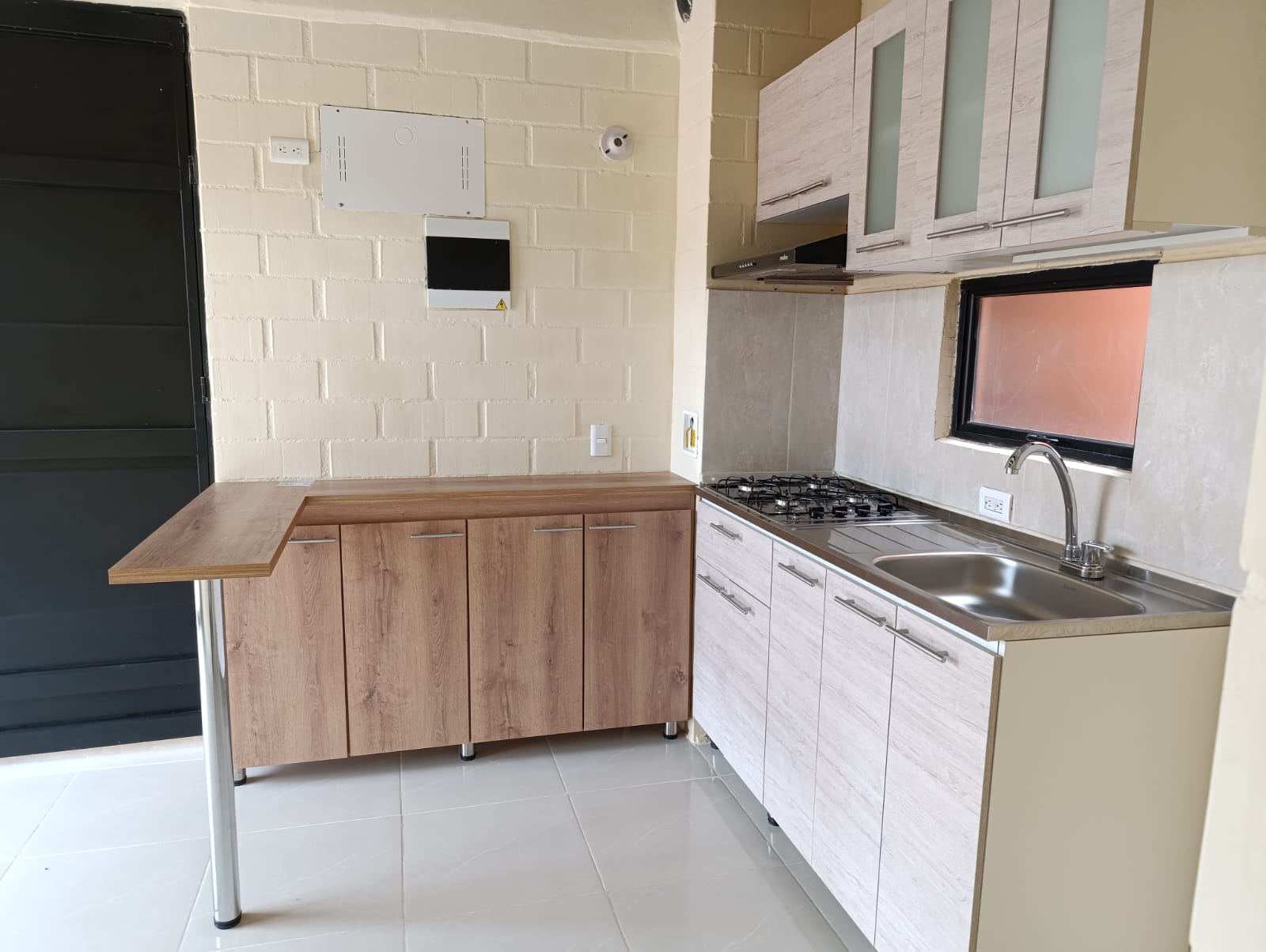 APARTAESTUDIO EN ARRIENDO EN LA CEJA CON ASCENSOR.