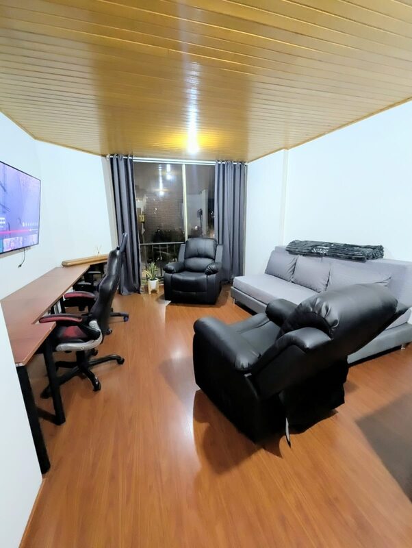 ARRIENDO OFICINA AMOBLADA PARQUE CENTARL BAVARIA -5-