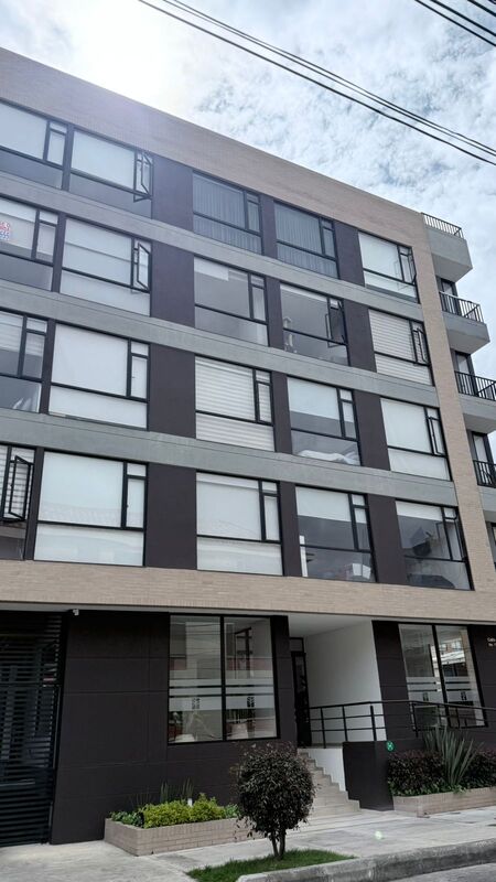 ARRIENDO OFICINA SANTA BARBARA BOGOTA