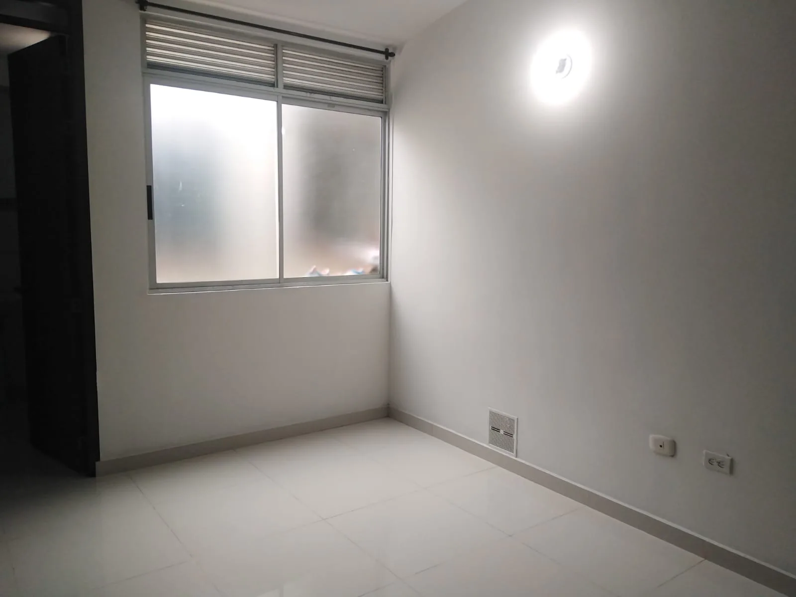 Bien Ubicado, apartaestudio en Cali, Barrio San Fernando Nuevo