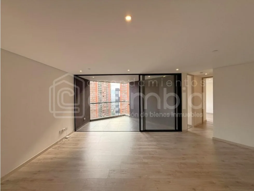 Apartamento en Arriendo en Cumbres, Envigado