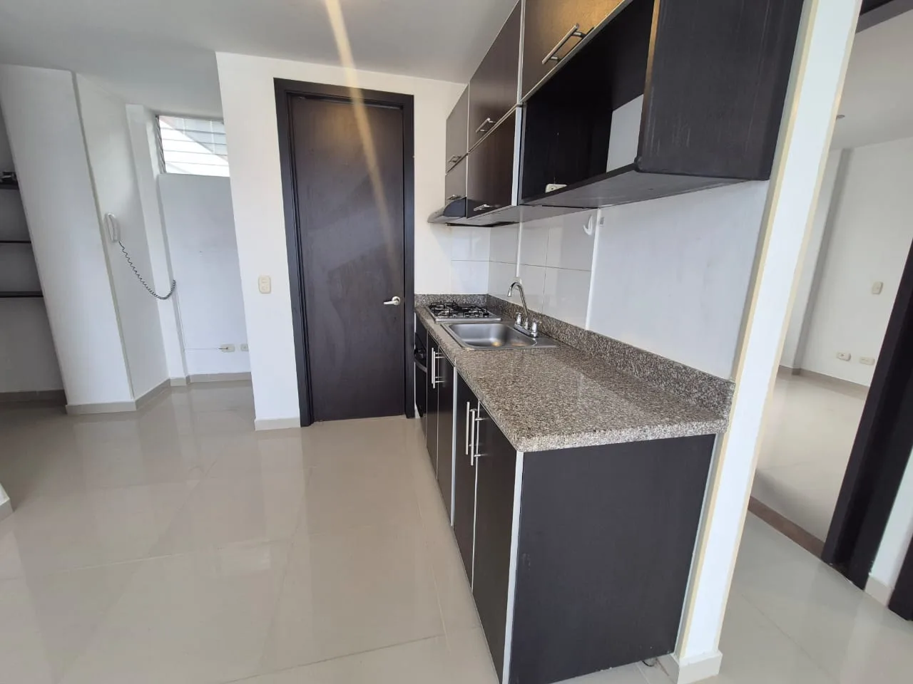 Apartamento en Arriendo en Avenida 19 Norte, Armenia - 1