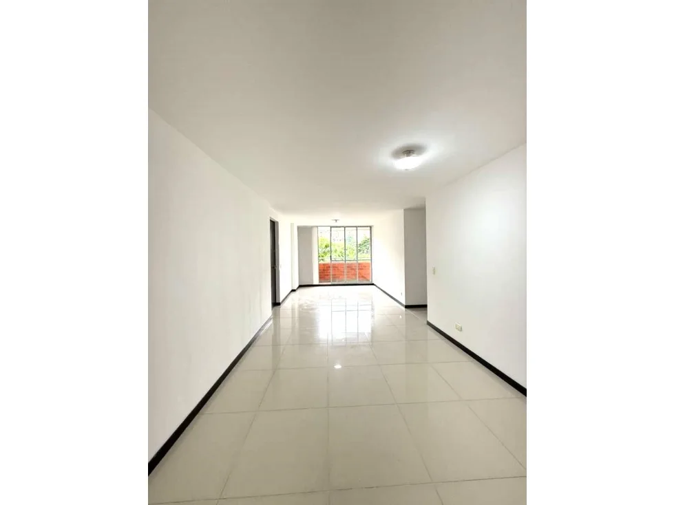 Apartamento en Arriendo en Cumbres, Envigado