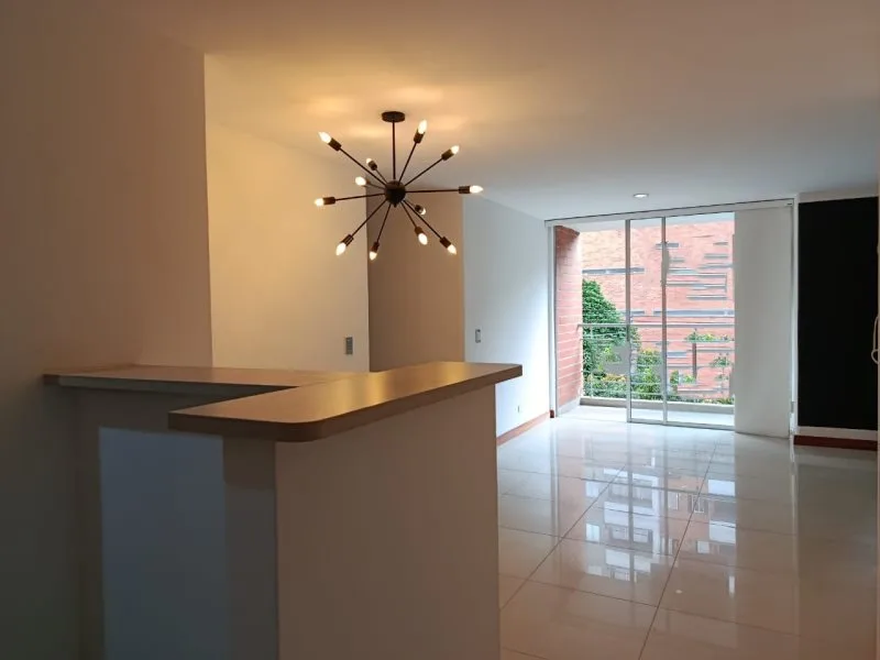 Apartamento en Arriendo en Cumbres, Envigado
