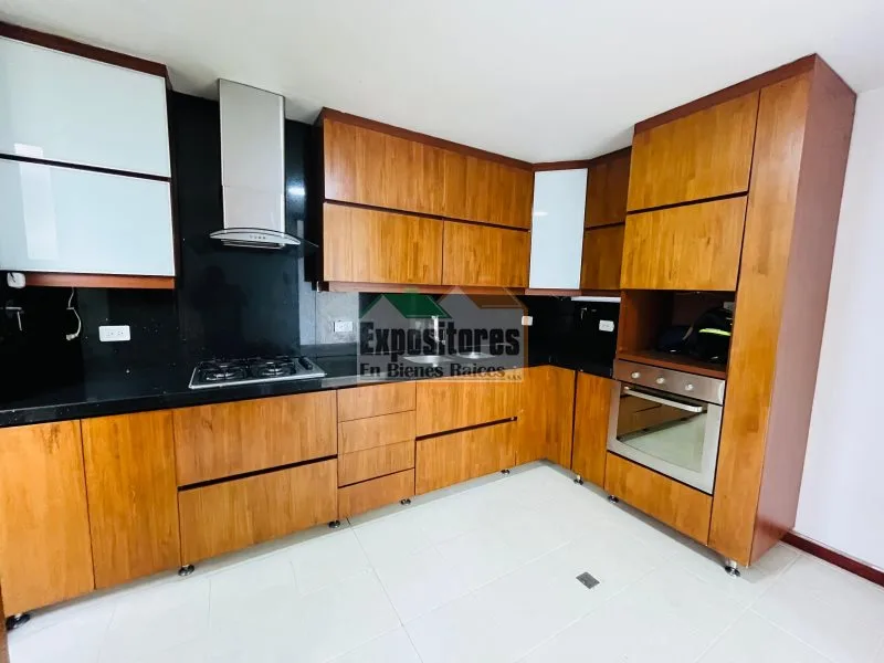 Apartamento en Arriendo en El Poblado, Envigado