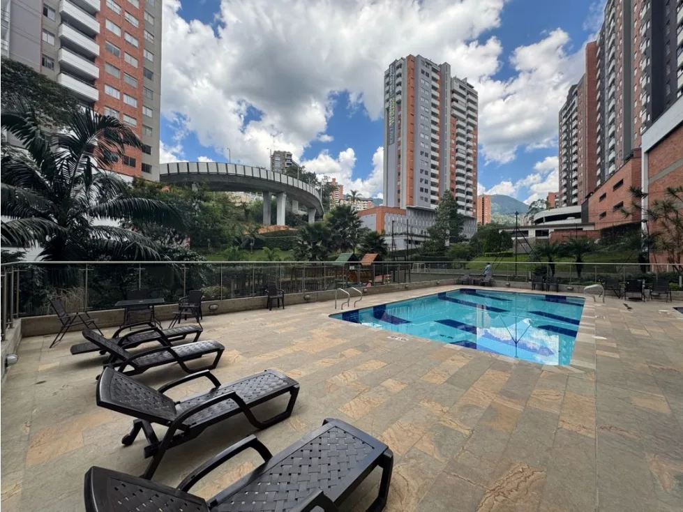 Apartamento en Arriendo en La Almeria, Medellín