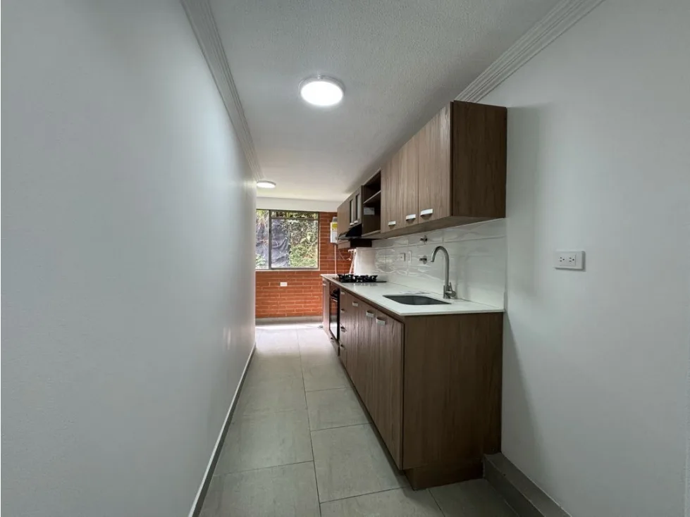 Apartamento en Arriendo en La Almeria, Medellín