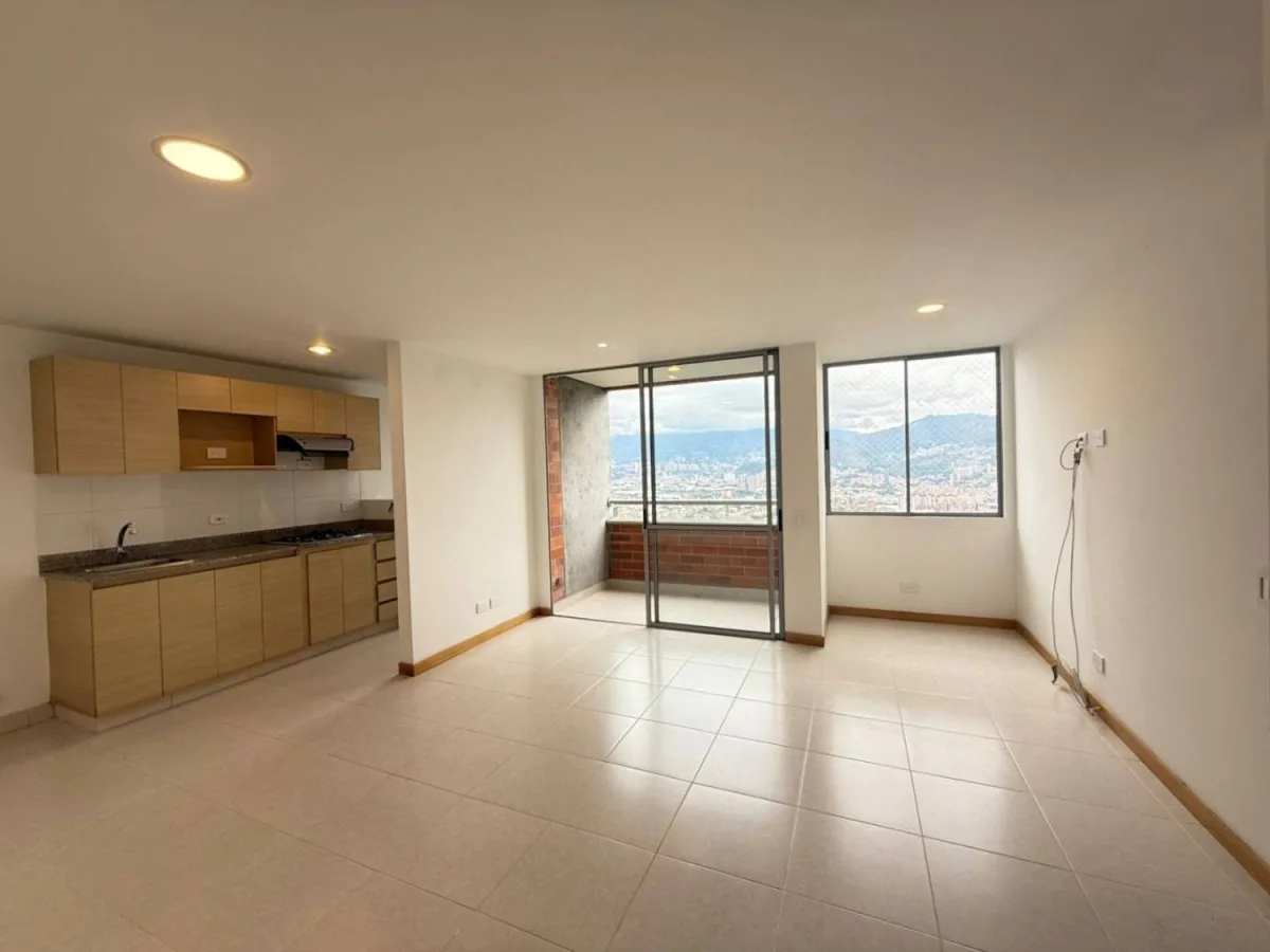 Apartamento en Arriendo en Loma del Esmeraldal, Envigado