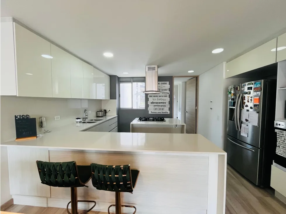 Apartamento en Arriendo en Loma del Escobero, Envigado