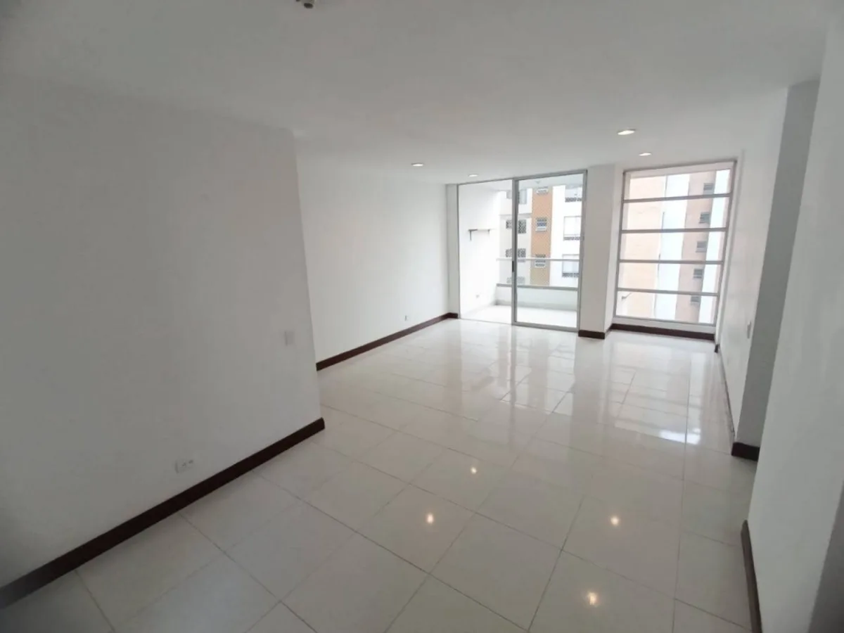 Apartamento en Arriendo en Loma del Esmeraldal, Envigado