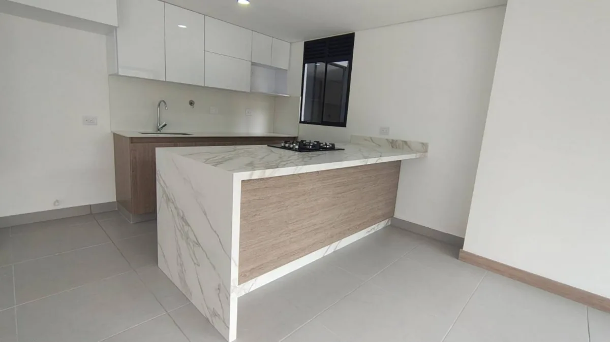 Se Arrienda Local Comercial Para Estrenar En Copacabana.