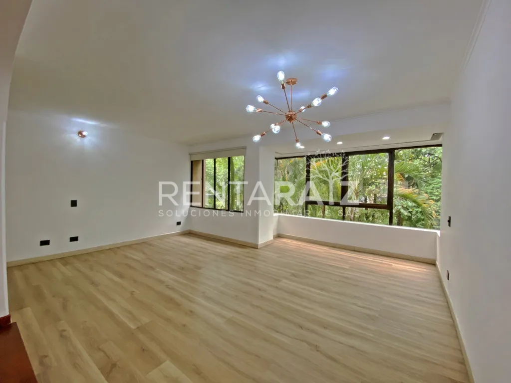 Apartamento en Arriendo en Zuñiga, Envigado