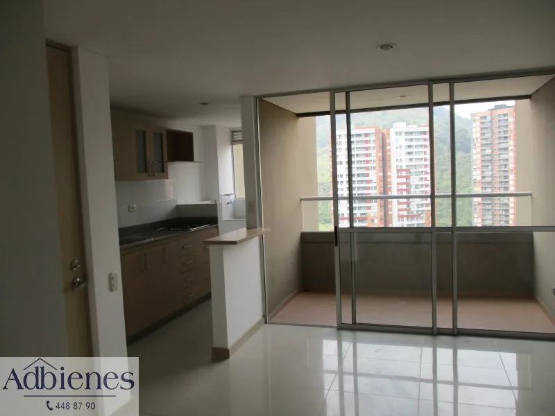 Apartamento en arriendo en Loma de San Jose, Sabaneta