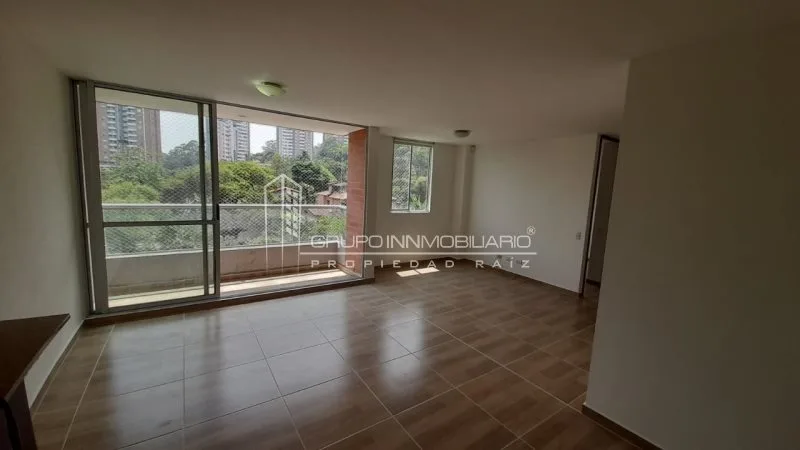 Apartamento en arriendo en Loma del Esmeraldal, Envigado