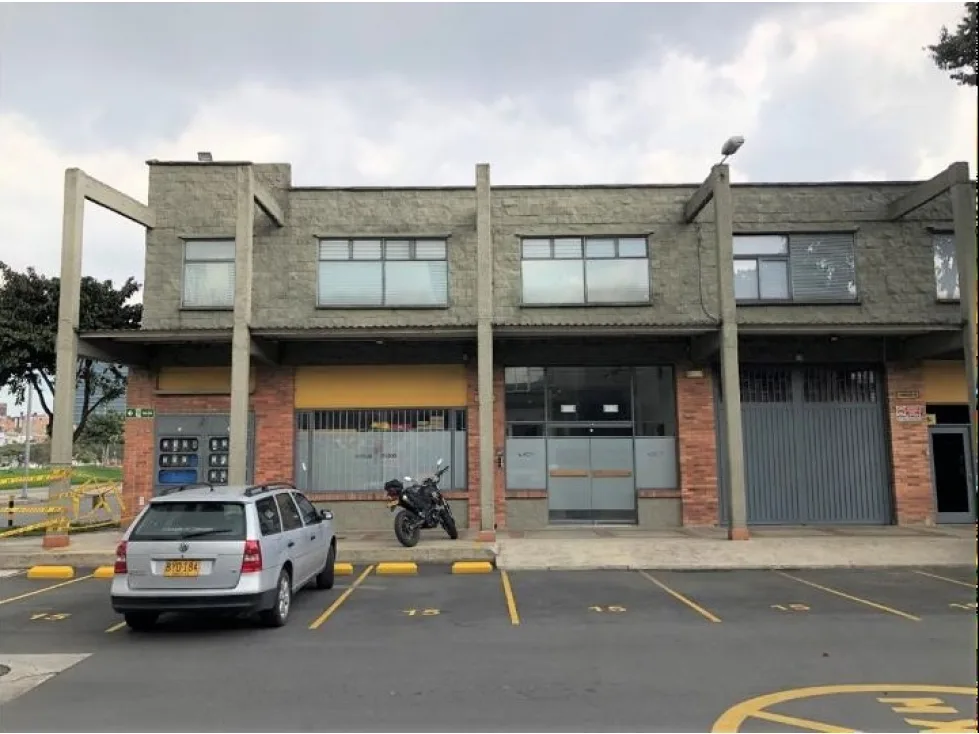 Bodega en Arriendo – Barrios Unidos | Área 306 m²