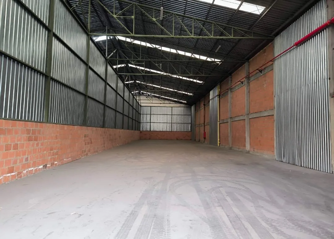 Bodega en Arriendo en Echavarria, Madrid