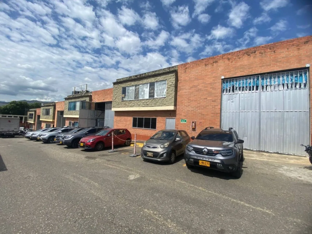 Bodega en Arriendo en La esmeralda, Girón
