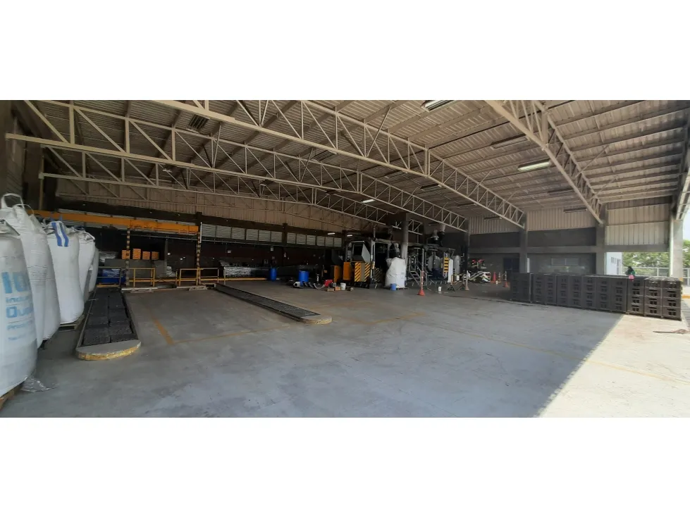 Bodega en arriendo en Acopi, Cali