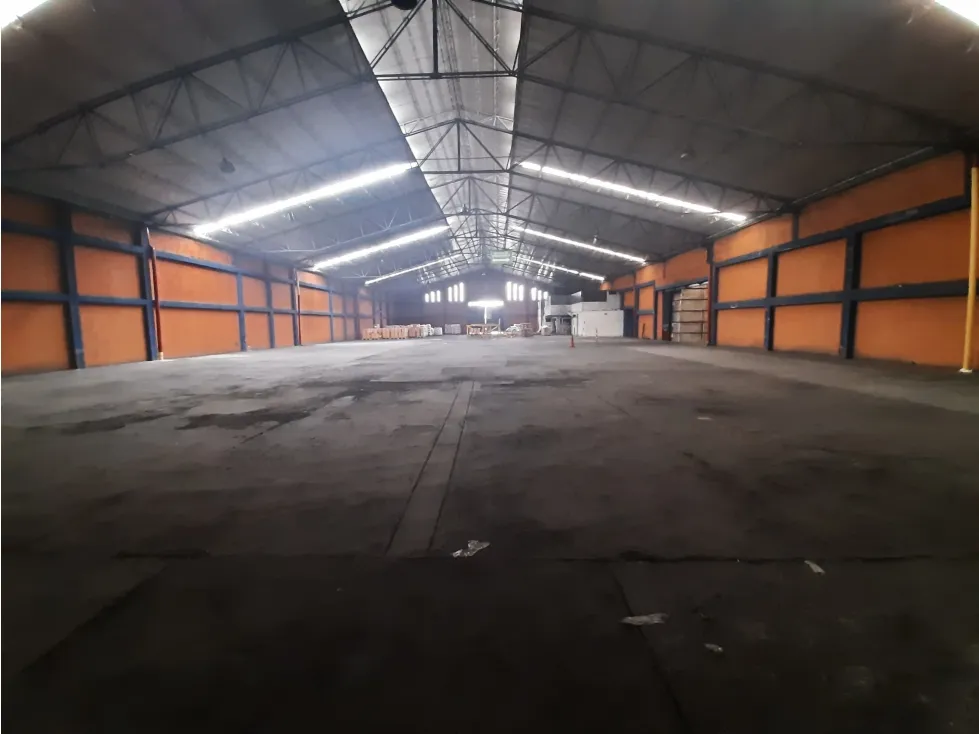 Bodega en arriendo en Acopi, Cali