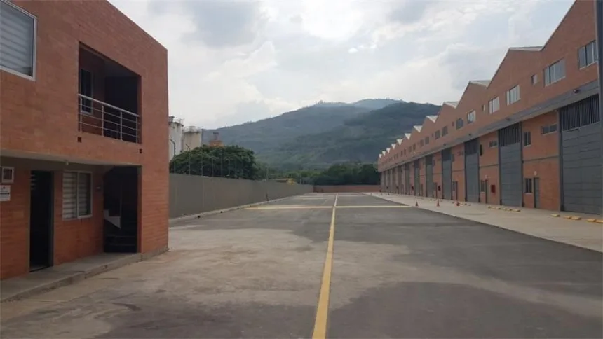 Bodega en arriendo en Acopi, Yumbo