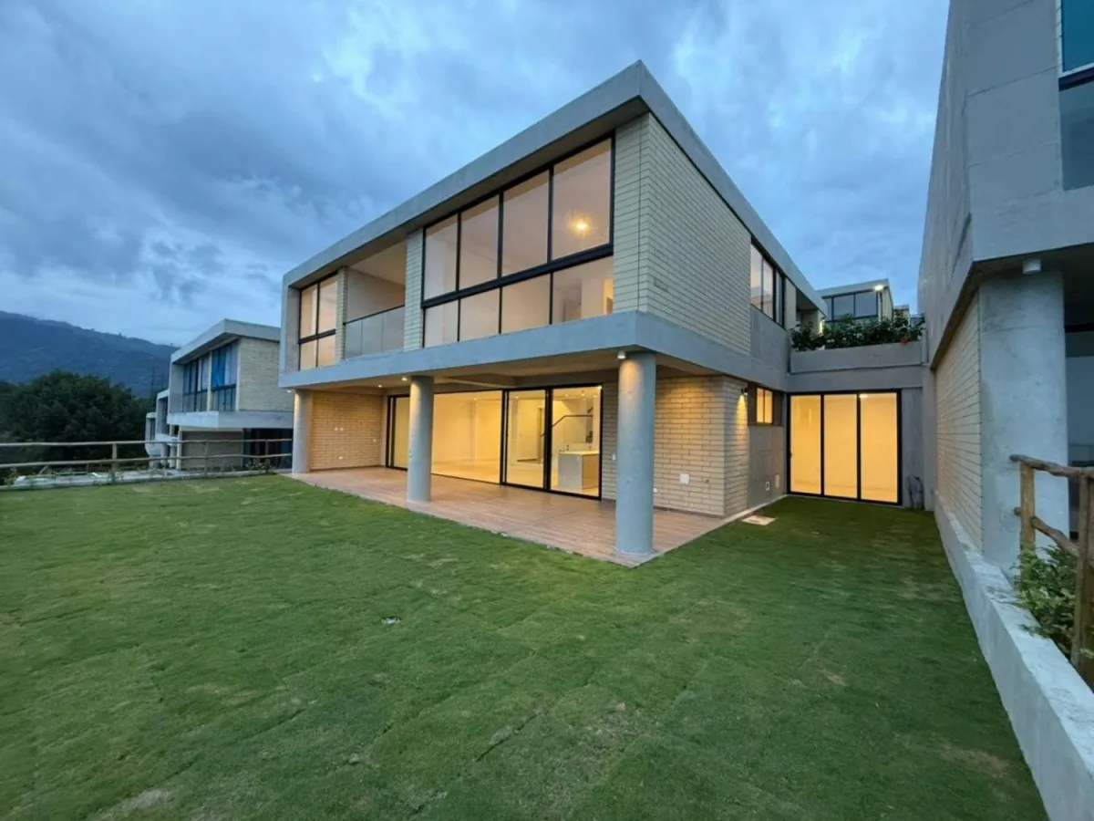 Casa Campestre en Arriendo en Ruitoque Condominio, Floridablanca