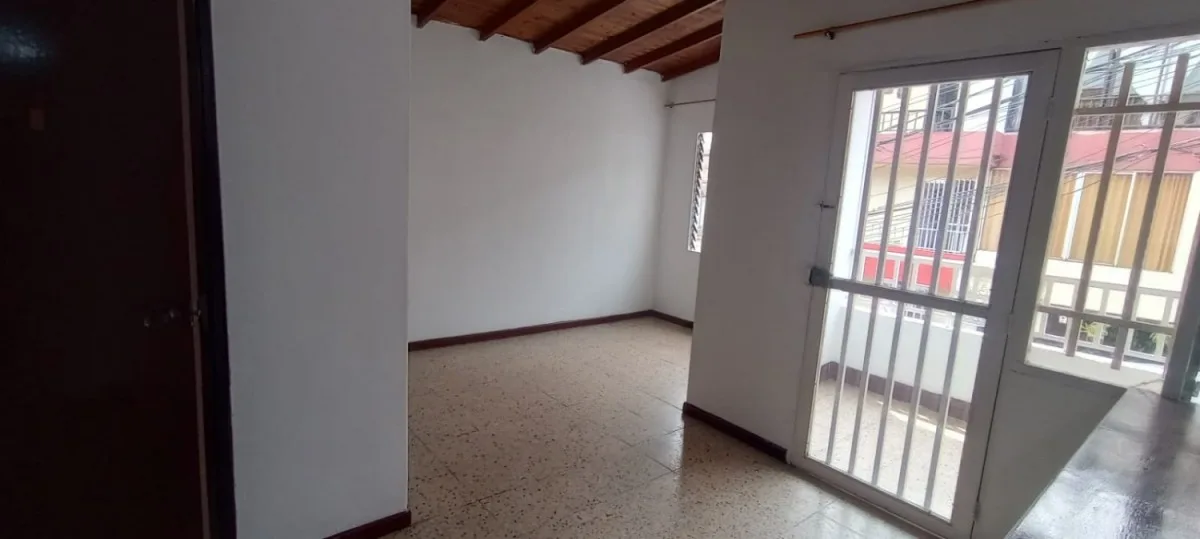 LOCAL EN GLORIETA DE DON QUIJOTE PARA PELUQUERIA SPA UÑAS