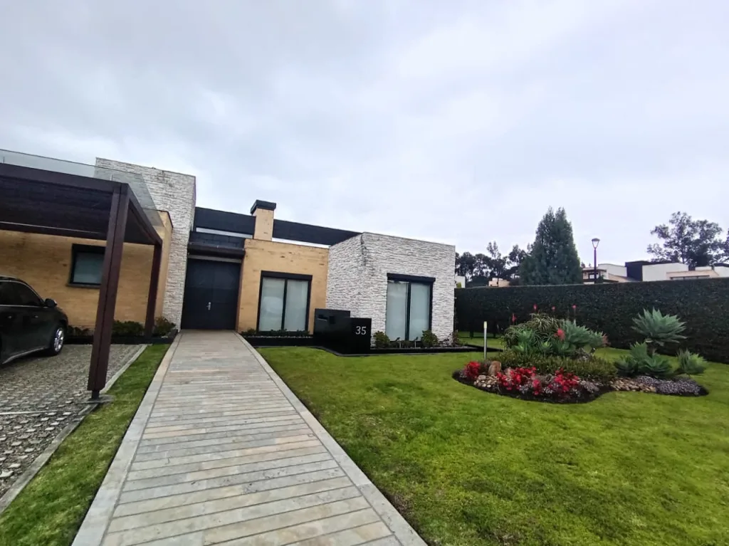 Casa en Arriendo en Hatogrande, Sopó