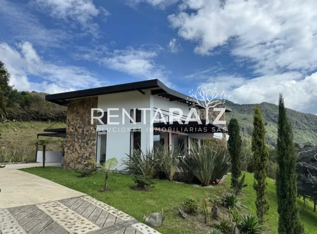 Casa en Arriendo en La Catedral, Envigado