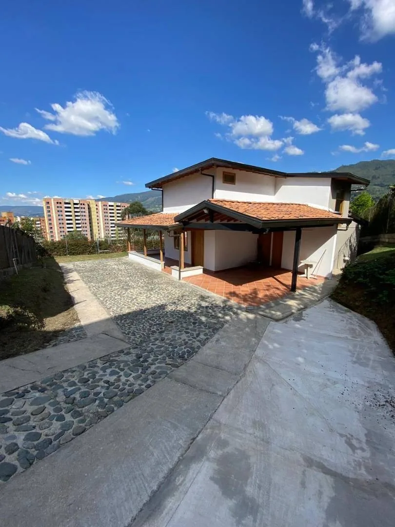 Casa en Arriendo en La mina, Envigado