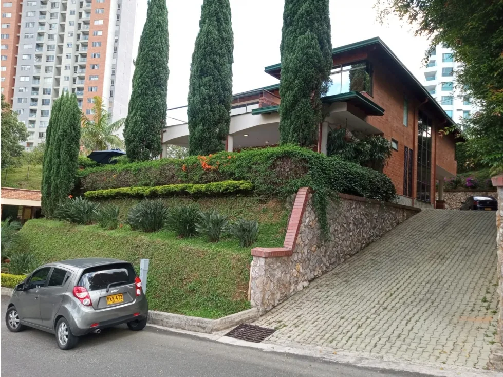 Casa en Arriendo en Las Lomitas, Sabaneta