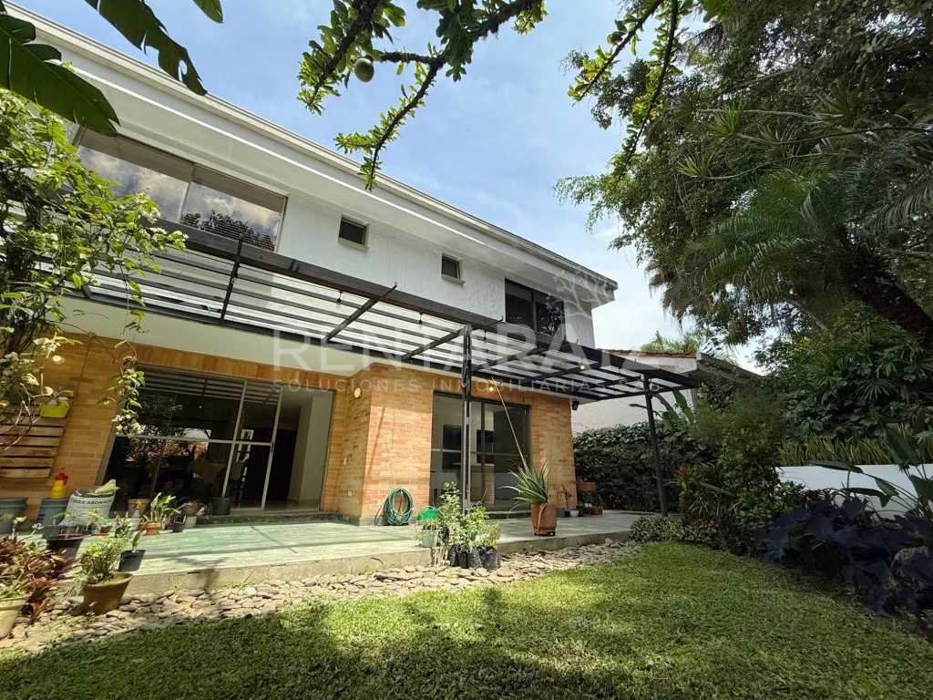 Casa en Arriendo en Loma Benedictinos, Envigado