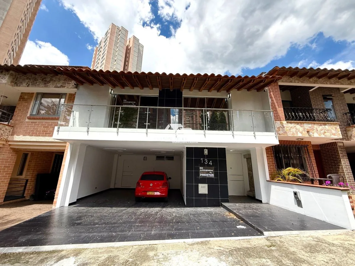 Casa en Arriendo en Loma de la Doctora, Sabaneta