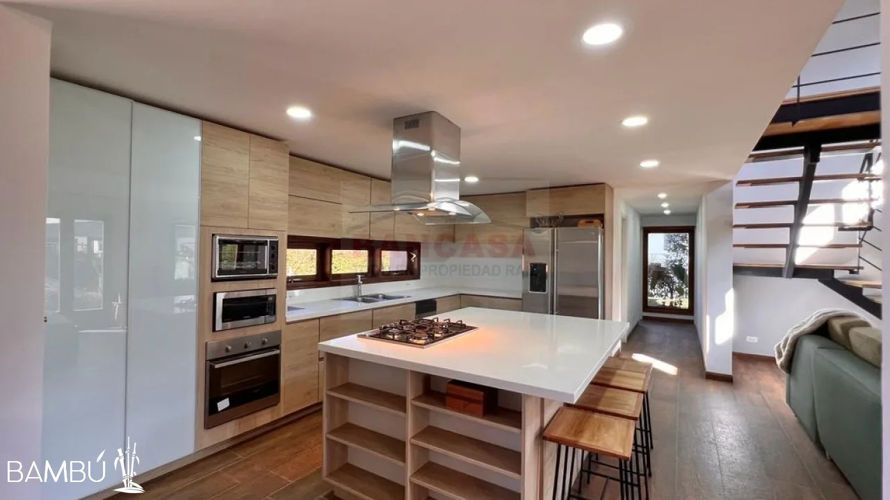 Casa en Arriendo en Loma del Escobero, El Retiro