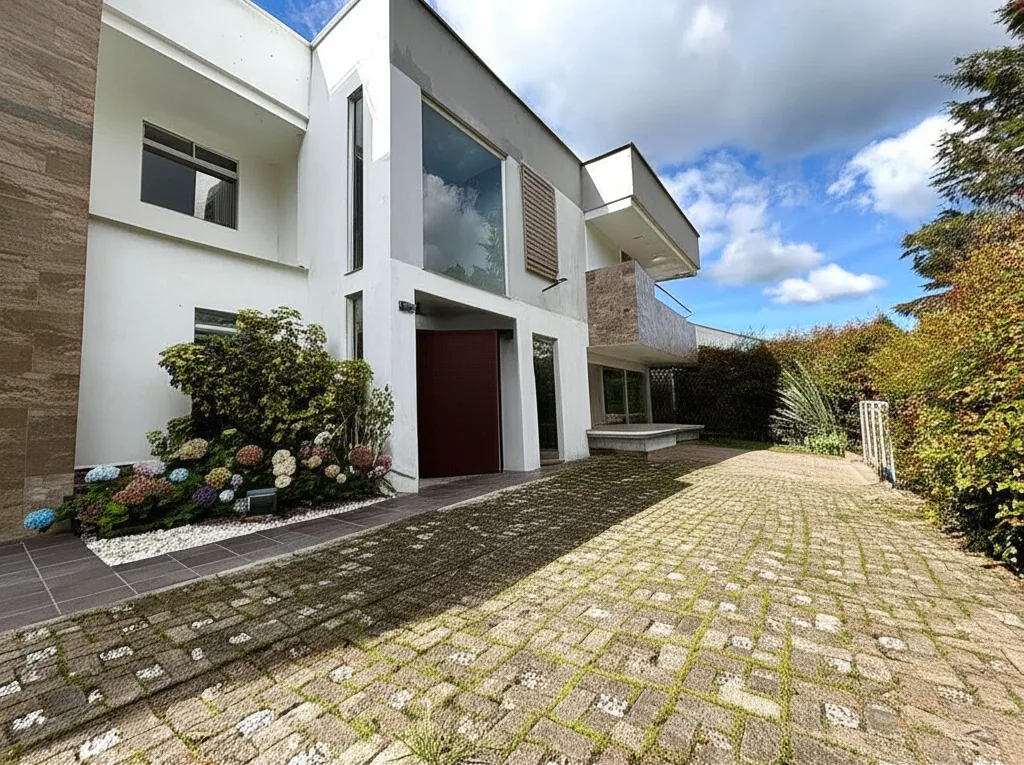 Casa en Arriendo en Loma del Escobero, El Retiro