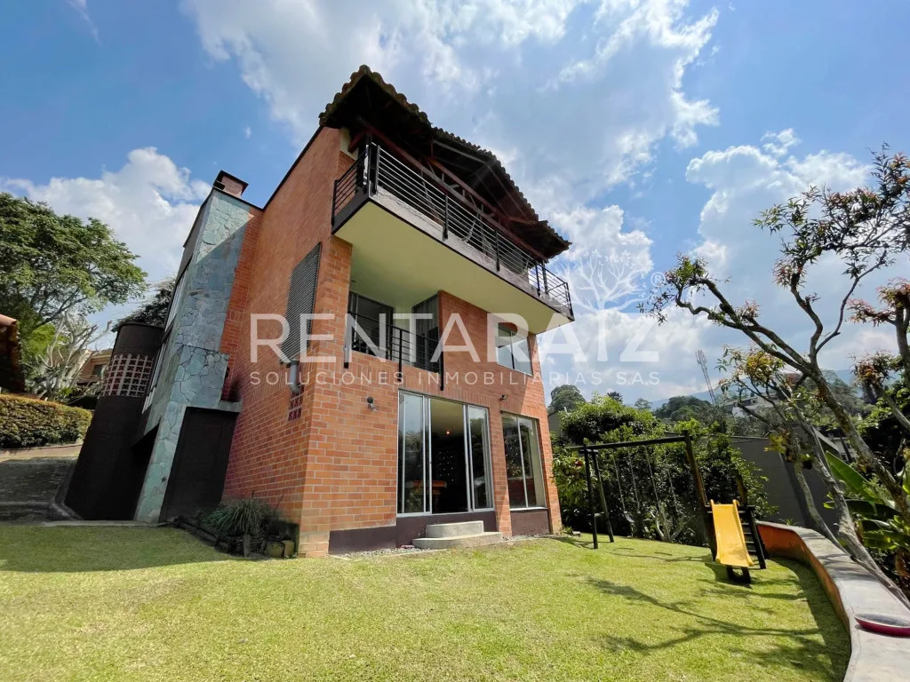 Casa en Arriendo en Loma del Escobero, Envigado