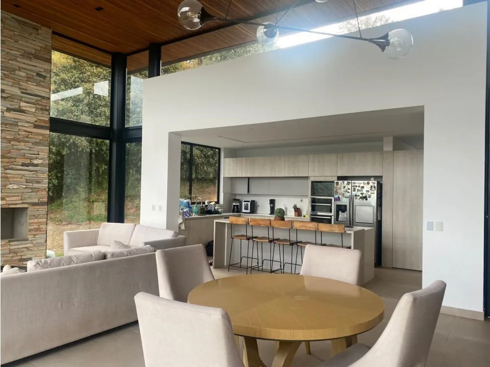 Casa en  Arriendo en Loma del Escobero, Envigado