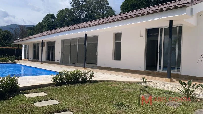 Casa en Arriendo en Loma del Escobero, Envigado