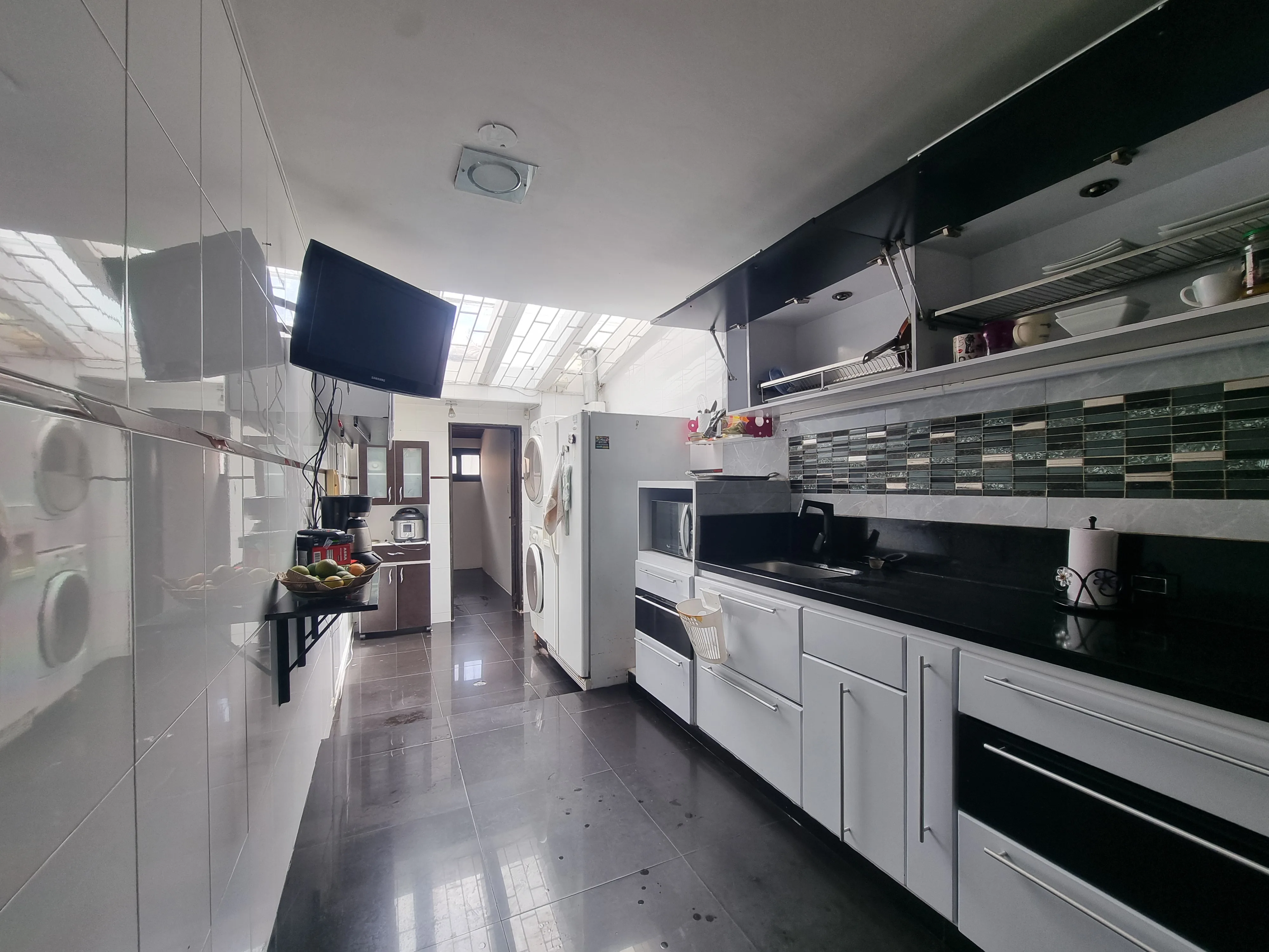 Arriendo Chicó 2: alcobas, garajes y baños. Club House piscina