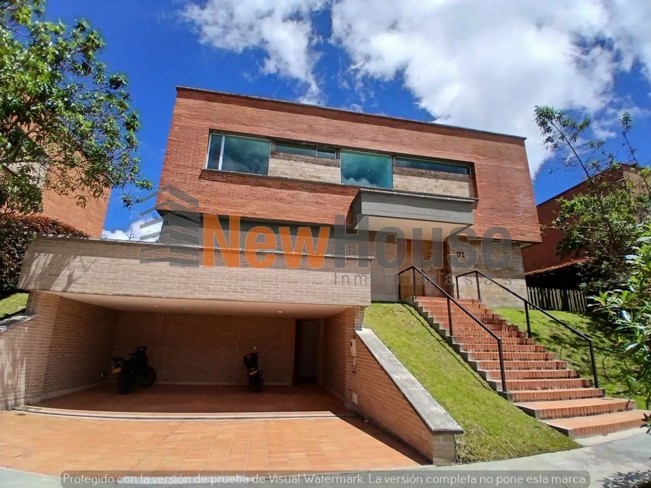 Bodega con oficinas para la renta Caribe