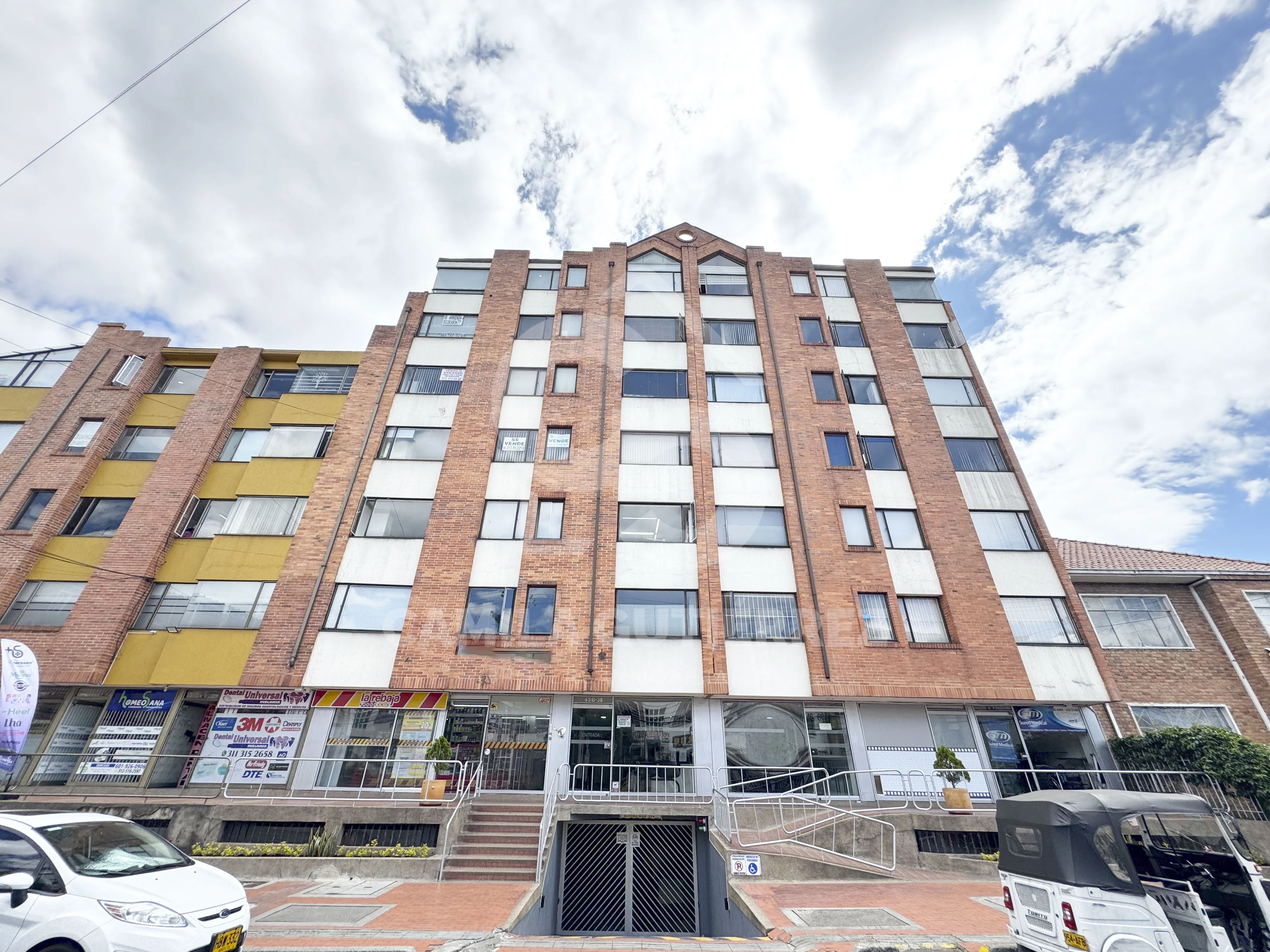 ARRIENDO APARTA ESTUDIO CERCA CORFERIAS