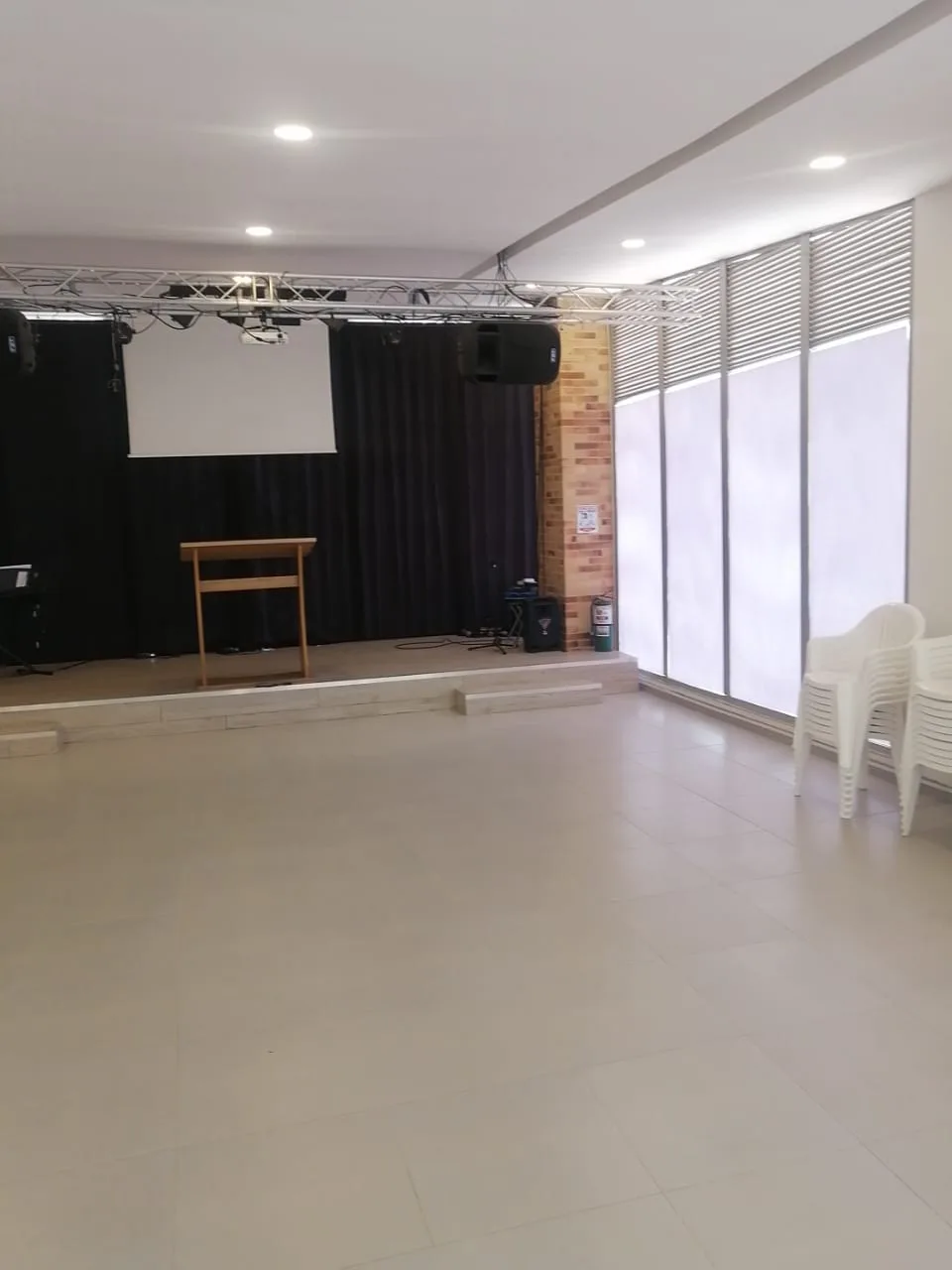 Local en Arriendo en Av chilacos 1 - 50, Chía