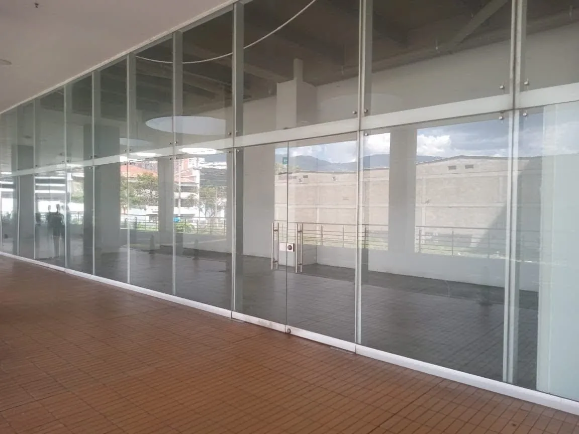 Local en Arriendo en Monteazul, Sabaneta