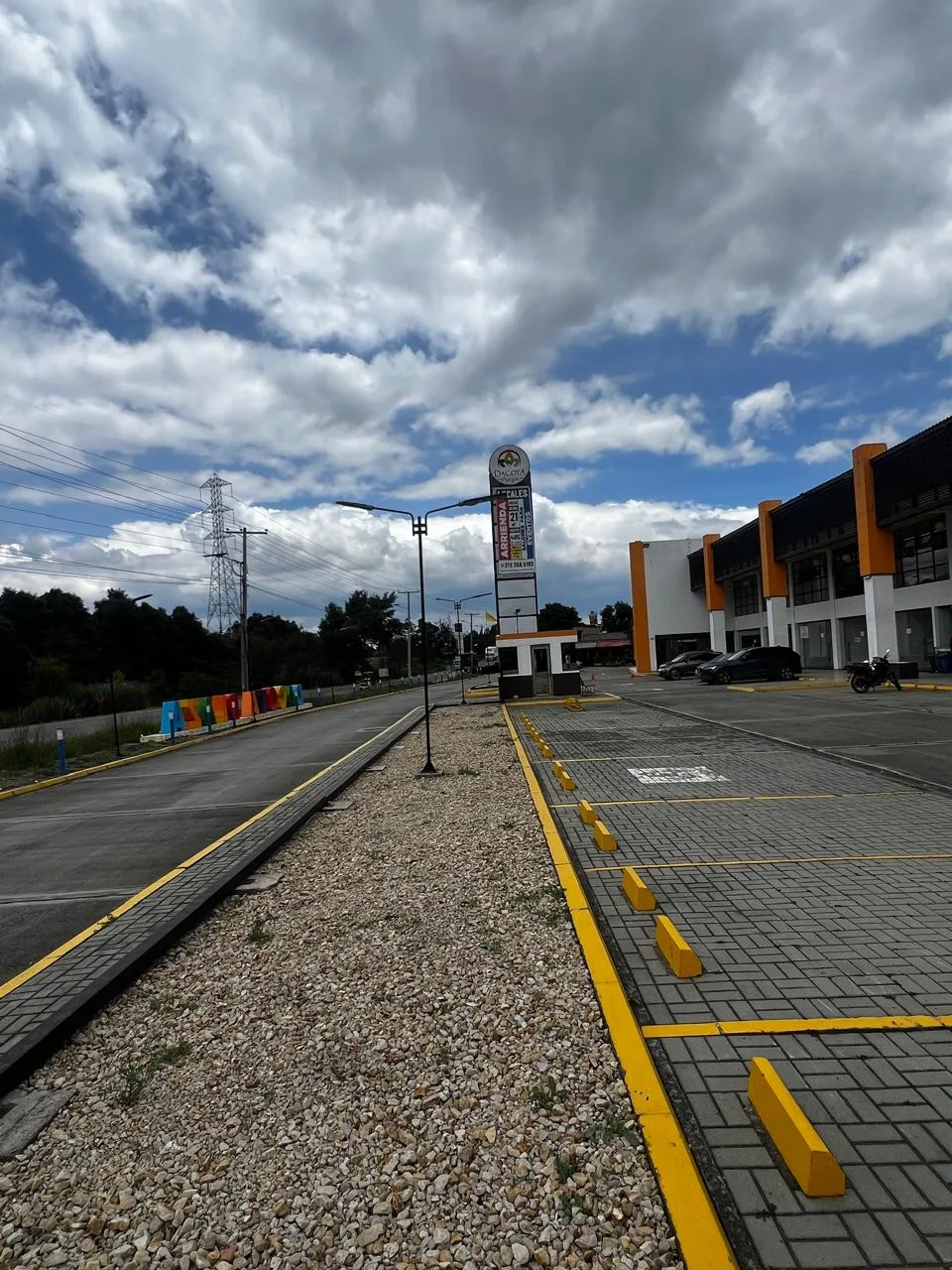 Local en Arriendo en Pueblo viejo, Cota