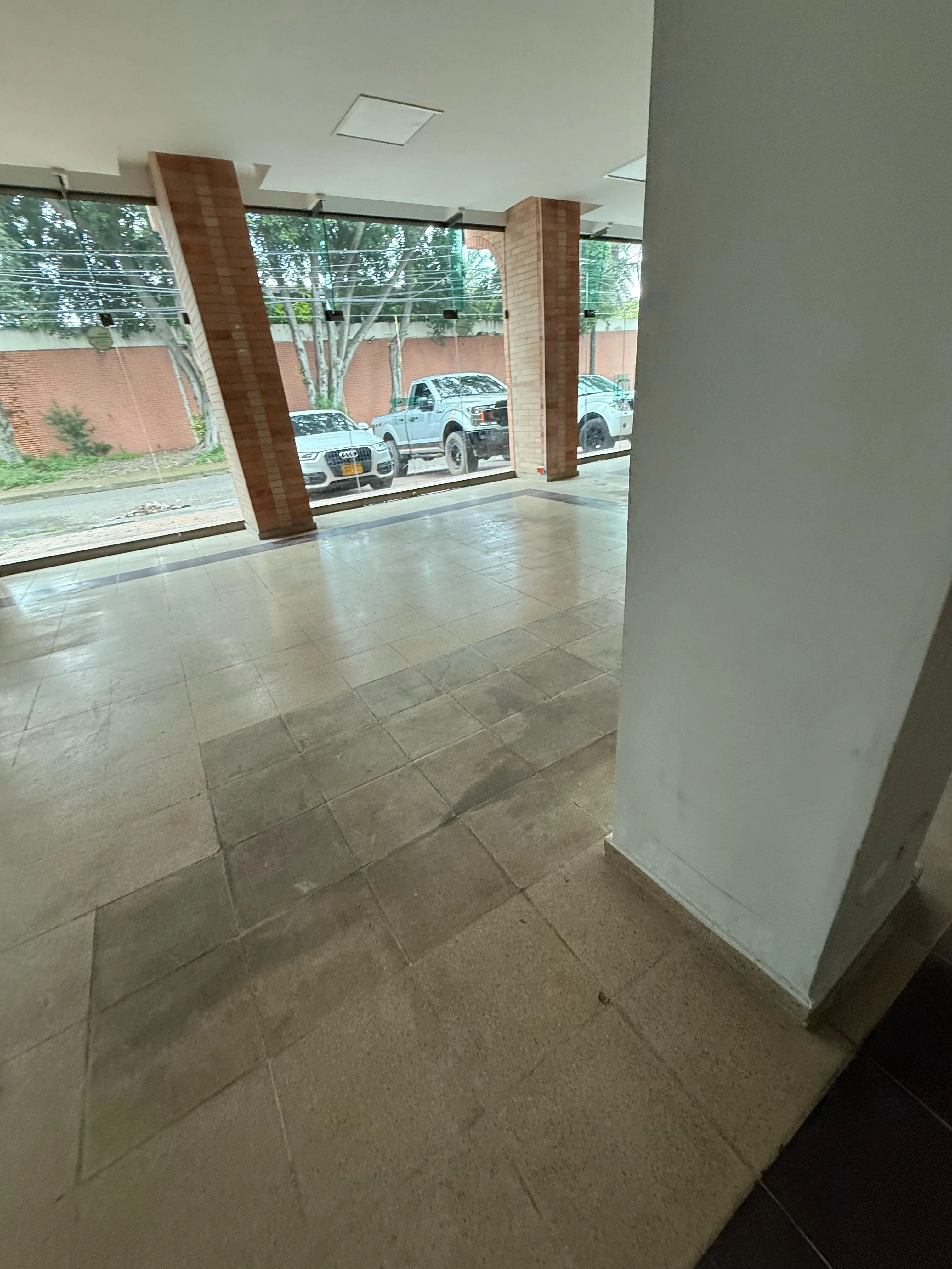 Local en Arriendo en Versalles