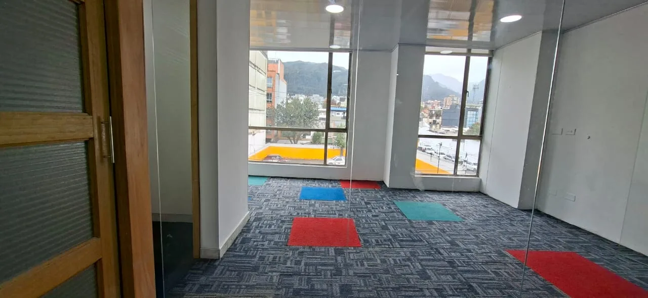 Oficina en Arriendo en Antiguo country, Bogotá