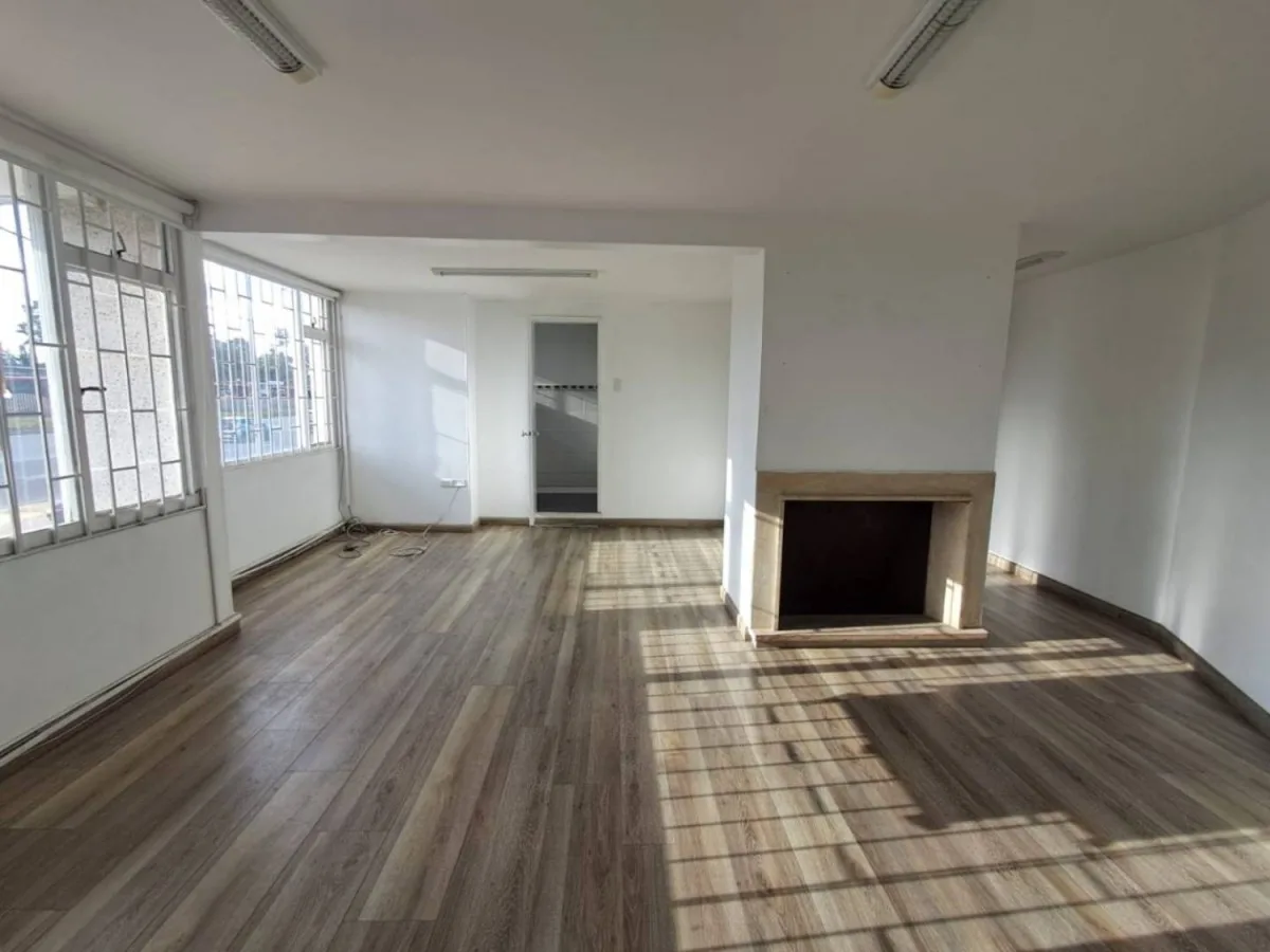 Oficina en Arriendo en Lago gaitan, Bogotá